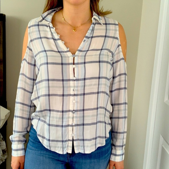 A Paige Jean Cold Shoulder Top - Picture 2 of 4